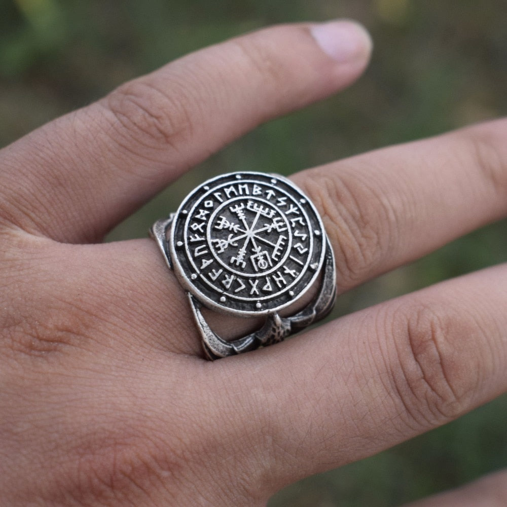 Huginn and Muninn bring Vegvisir - Odin Ravens Ring