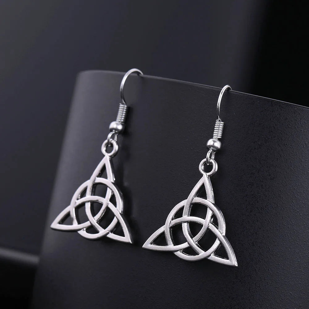 Boucle d'oreille Triquetra