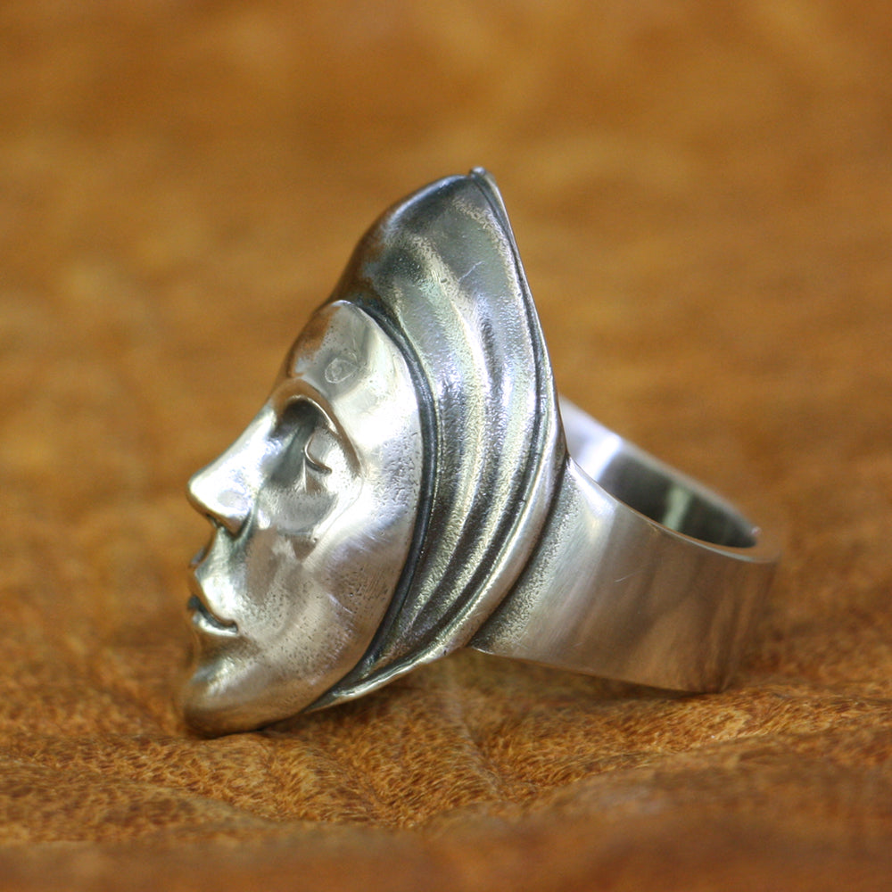 Peaceful Hel's Visage 925 Sterling Silver Ring